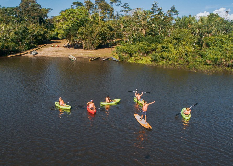 Kayak y canoa en la laguna Cashibococha